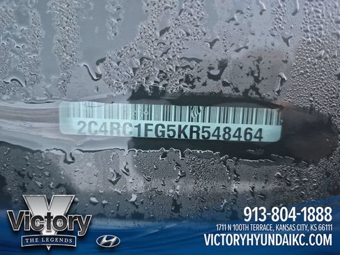 Used 2019 Chrysler Pacifica Touring Plus w/ Tire & Wheel Group FWD image 29