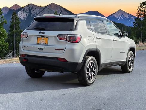 Used 2024 Jeep Compass Trailhawk AWD/4WD image 7
