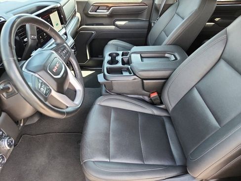Used 2025 GMC Sierra 1500 SLT image 9