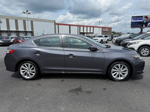 Used 2017 Acura ILX FWD image 4