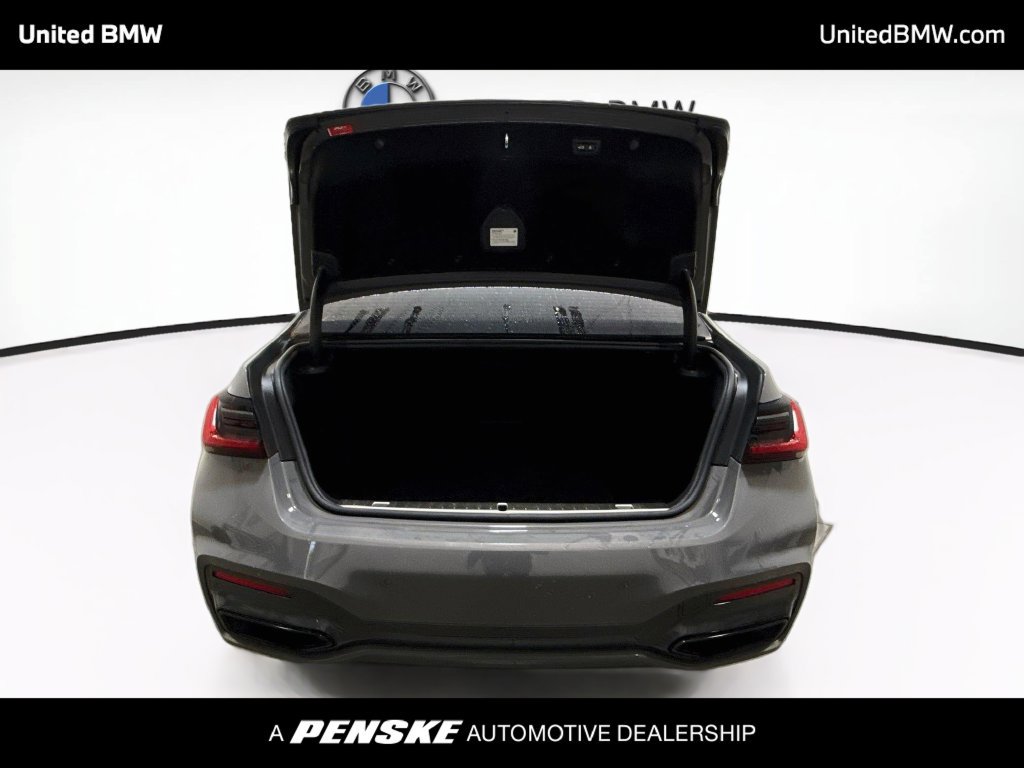 Used 2022 BMW 750i xDrive w/ Executive Package AWD/4WD image 21