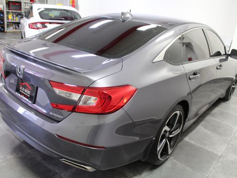 Used 2018 Honda Accord Sport image 6