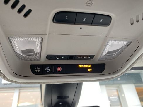 Used 2019 Chevrolet Traverse Premier image 24