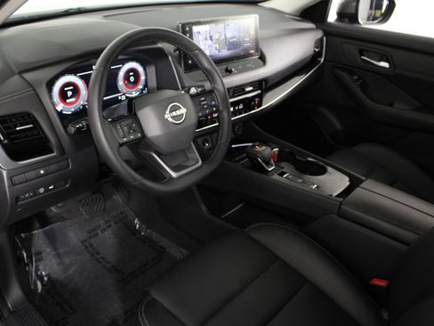 Certified 2026 Nissan Rogue SL FWD image 20