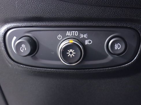 Used 2021 Chevrolet Equinox LT FWD image 10