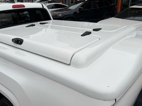 Used 2020 Toyota Tacoma SR image 11