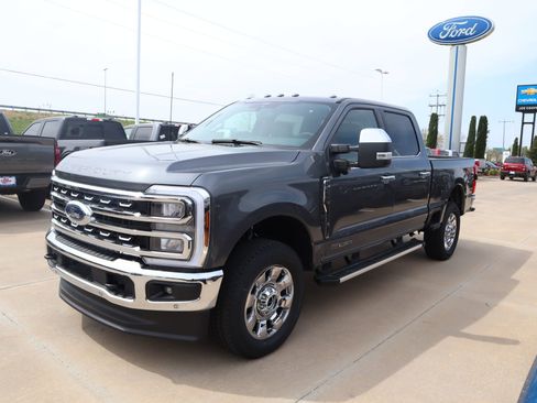 New 2026 Ford F250 Lariat w/ Lariat Premium Package image 10