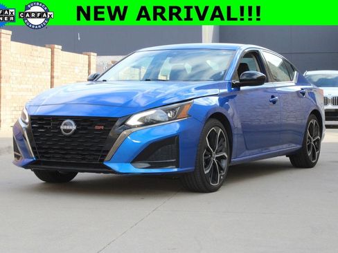 Used 2025 Nissan Altima 2.5 SR image 1