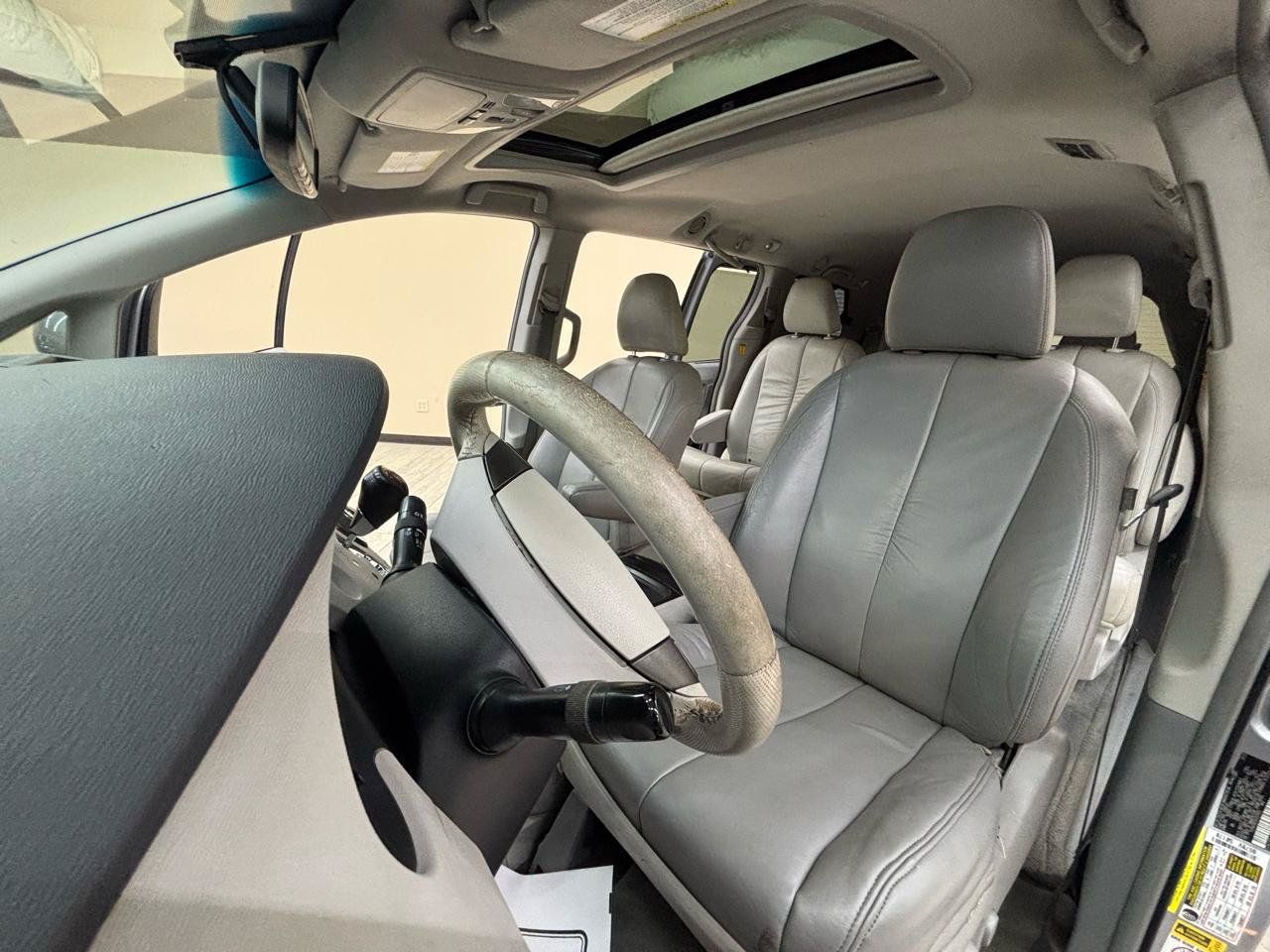 Used 2012 Toyota Sienna XLE w/ XLE Navigation Pkg FWD image 27