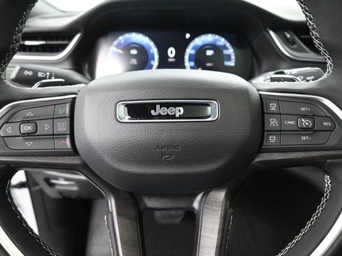 New 2025 Jeep Grand Cherokee Limited w/ Trailer Tow Package image 32