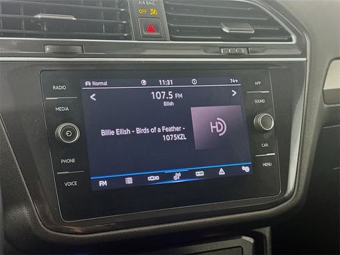 Used 2022 Volkswagen Tiguan SE image 17