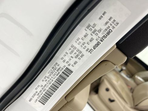 Used 2014 Jeep Grand Cherokee Overland w/ Advanced Technology Group image 29