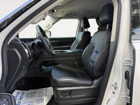 Used 2025 Nissan Armada SV AWD/4WD image 9