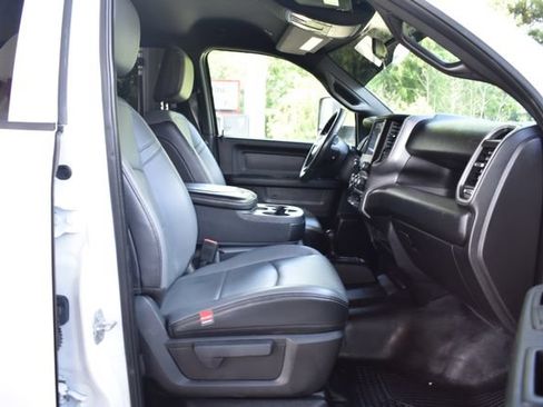Used 2022 RAM 2500 Tradesman w/ Chrome Appearance Group AWD/4WD image 16