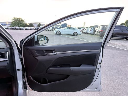 Used 2017 Hyundai Elantra Value Edition w/ Cargo Package FWD image 19