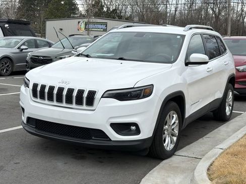 Used 2019 Jeep Cherokee Latitude w/ Popular Appearance Group image 6