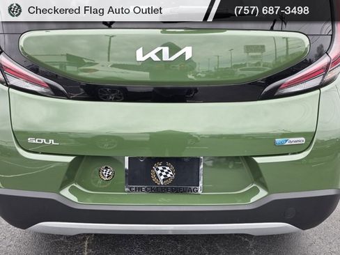 Used 2023 Kia Soul EX image 17