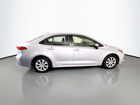 Used 2022 Toyota Corolla LE image 11