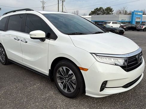 Used 2024 Honda Odyssey EX-L image 3