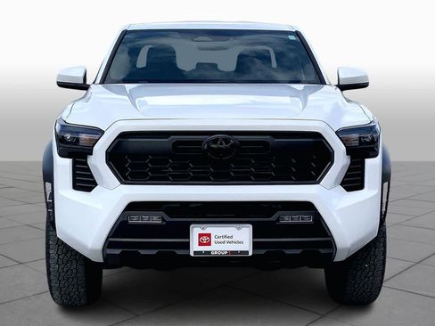 Used 2024 Toyota Tacoma TRD Off-Road image 3