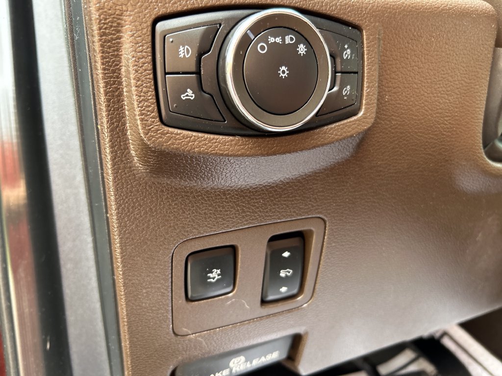 Used 2022 Ford F350 King Ranch w/ King Ranch Ultimate Package AWD/4WD image 22