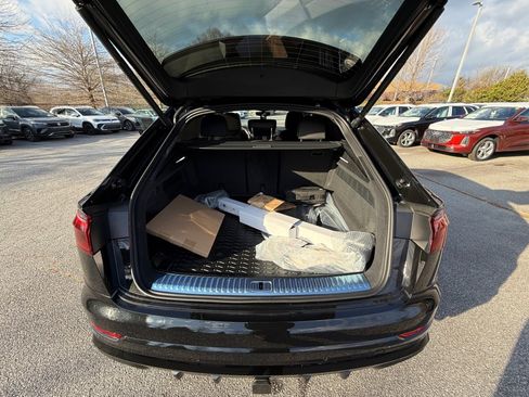 New 2026 Audi Q8 Premium Plus image 15