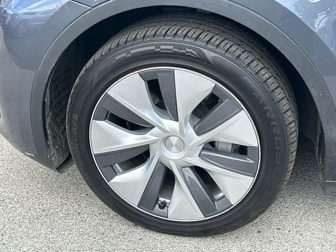 Used 2023 Tesla Model Y Long Range AWD/4WD image 11