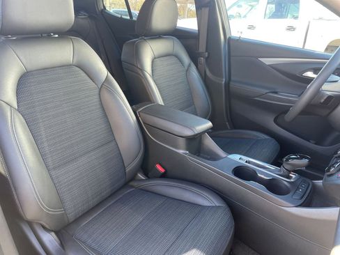 Used 2025 Buick Envista Preferred image 34