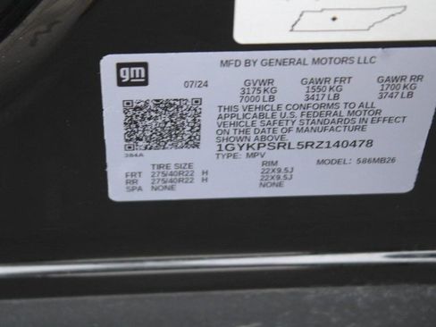 Used 2024 Cadillac Lyriq Luxury w/ LPO, Floor Liner Package image 18