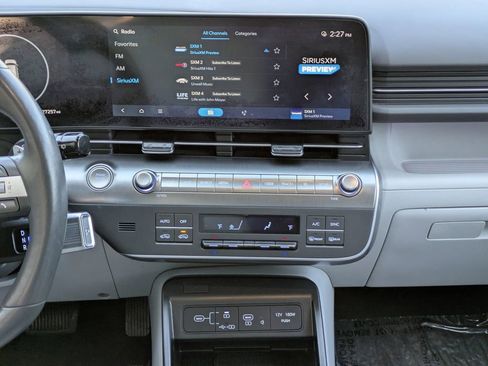 Used 2024 Hyundai Kona Limited image 19