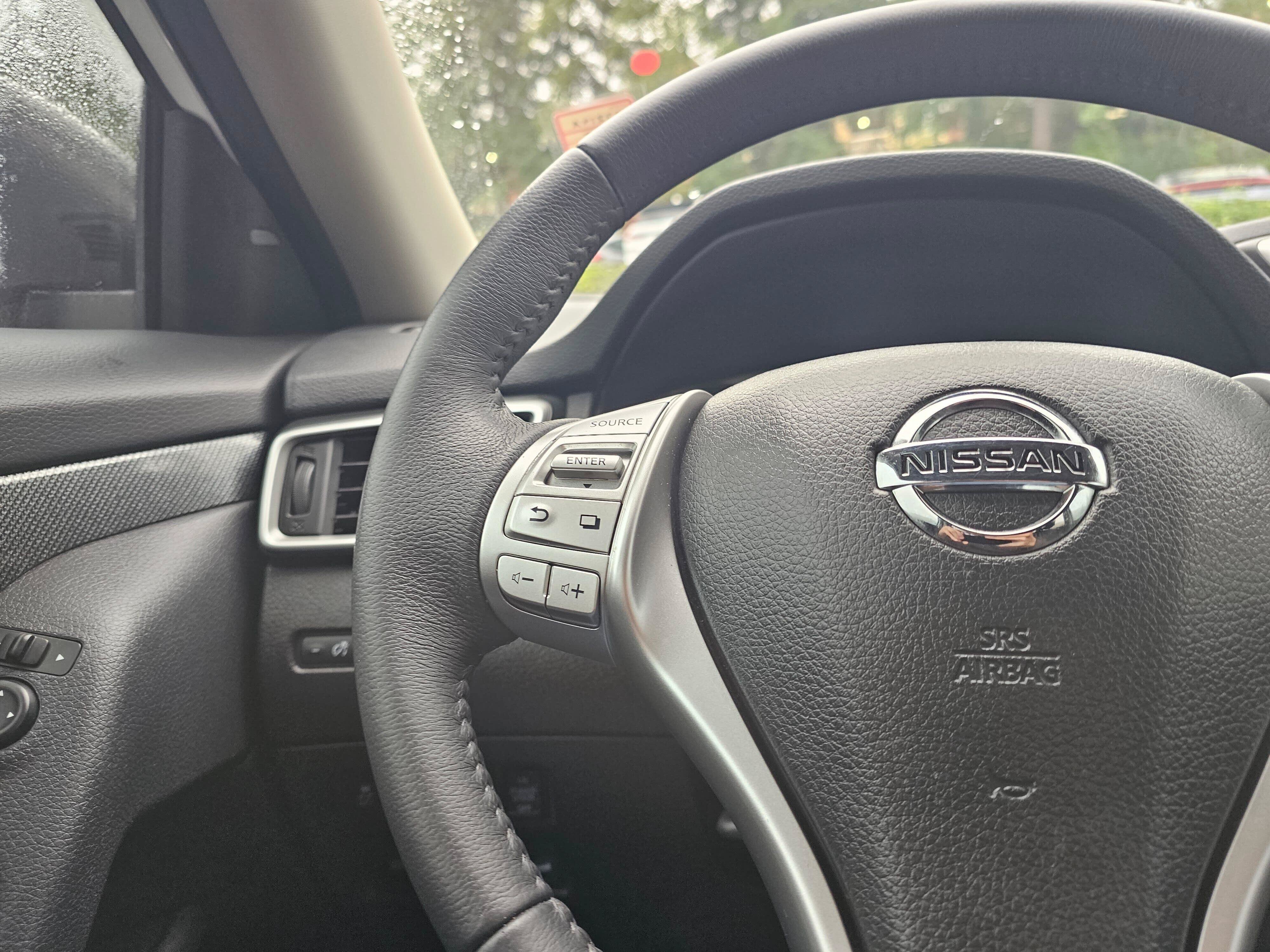 Used 2015 Nissan Rogue SL w/ SL Premium Package AWD/4WD image 32