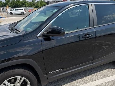 Used 2023 GMC Terrain SLE FWD image 5