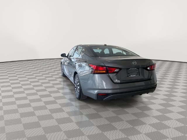 Used 2023 Nissan Altima 2.5 SV FWD image 9