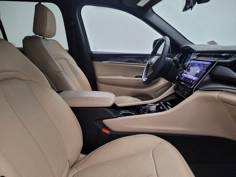 Used 2022 Jeep Grand Cherokee Limited 4xe w/ Luxury Tech Group II AWD/4WD image 21