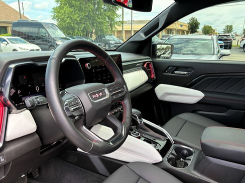 Used 2026 GMC Canyon AT4X w/ AT4X AEV Edition AWD/4WD image 6