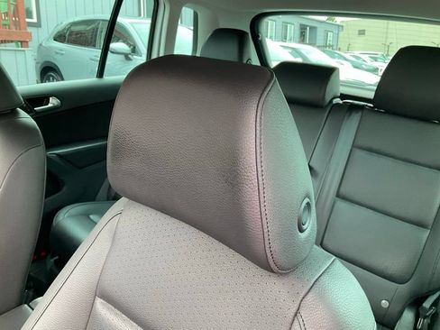 Used 2014 Volkswagen Tiguan SE FWD image 16