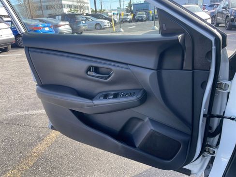 Used 2025 Nissan Sentra S image 18