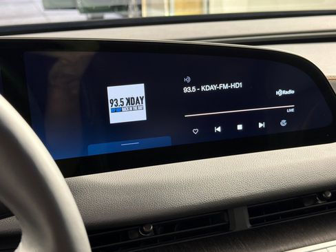 Used 2025 Lucid Air Touring AWD/4WD image 16