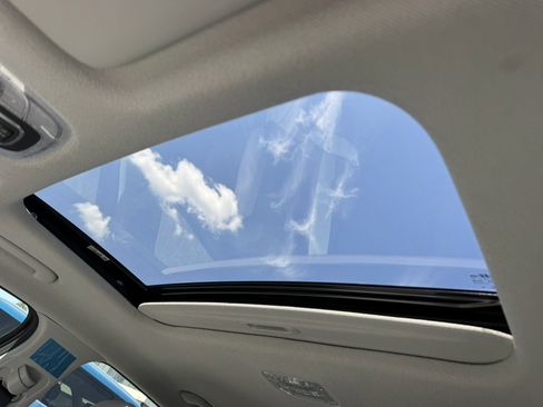 New 2025 Hyundai Elantra Limited w/ Cargo Package image 23