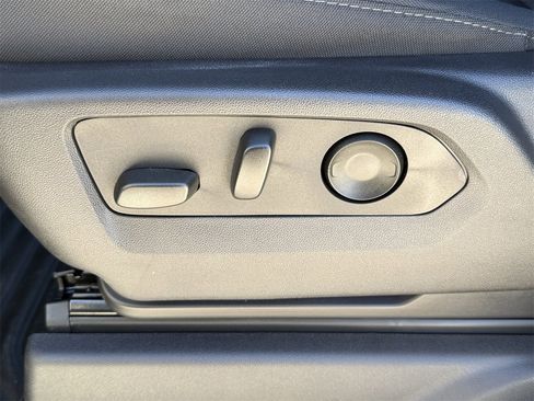 Certified 2024 Chevrolet Silverado 1500 Custom image 25