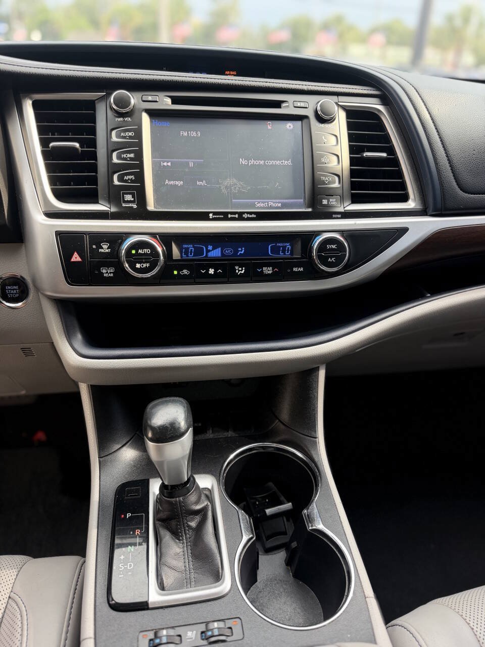 Used 2016 Toyota Highlander Limited w/ Driver Technology Package FWD image 18