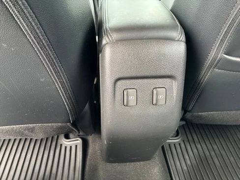 Used 2023 Nissan Kicks SR w/ SR Premium Package FWD image 21
