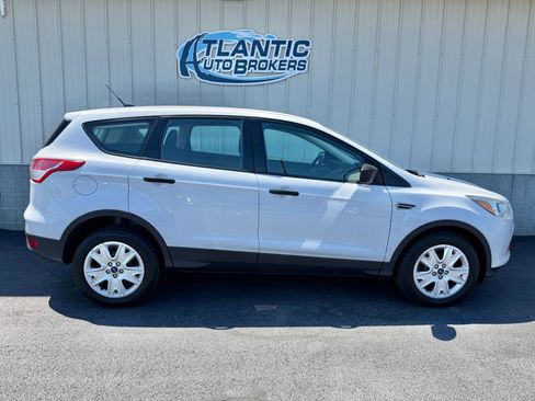 Used 2014 Ford Escape S FWD image 3