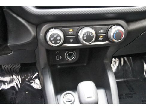 Used 2025 Nissan Kicks Play S FWD image 25