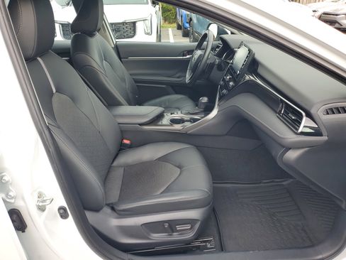 Used 2023 Toyota Camry XSE image 7