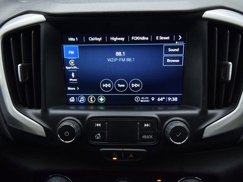 Used 2024 GMC Terrain SLT image 16