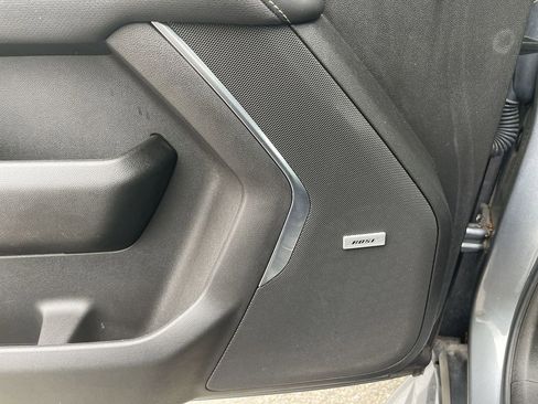 Used 2021 GMC Yukon SLT w/ SLT Premium Package image 24