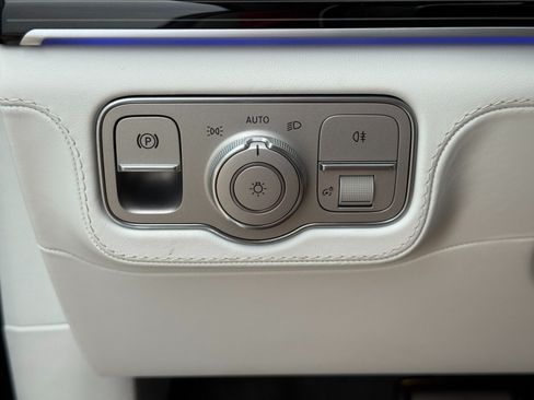 Used 2024 Mercedes-Benz Maybach GLS 600 4MATIC image 19