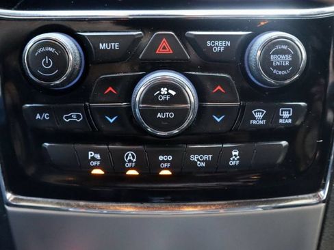Used 2019 Jeep Grand Cherokee Limited AWD/4WD image 18