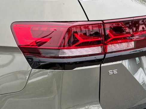 New 2025 Volkswagen Atlas Peak Edition SE image 27